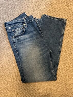 Citizens Of Humanity Straight Leg Jeans in Medium Blue - Like new! Worn one time